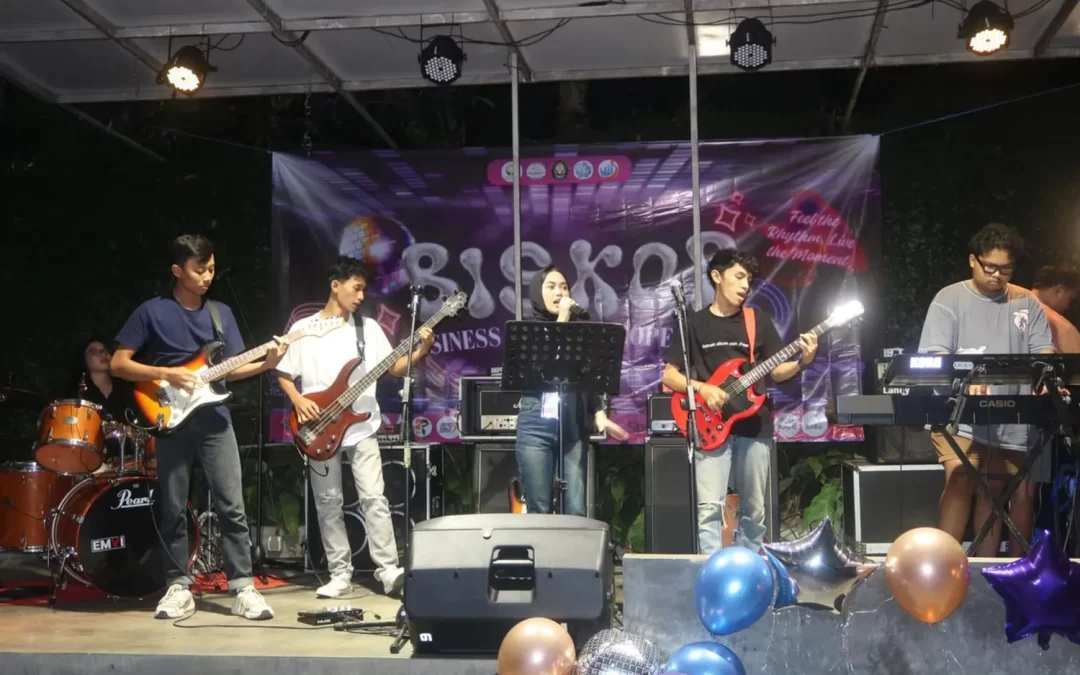 Business Kaleidoscope 2025: Perpaduan Seni dan Bisnis Mahasiswa Administrasi Bisnis FISIP UNDIP